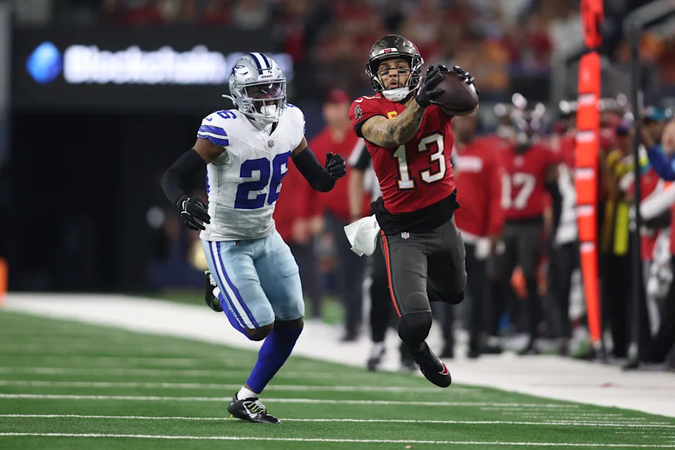 Tampa Bay Buccaneers wide receiver Mike Evans catches a pass.