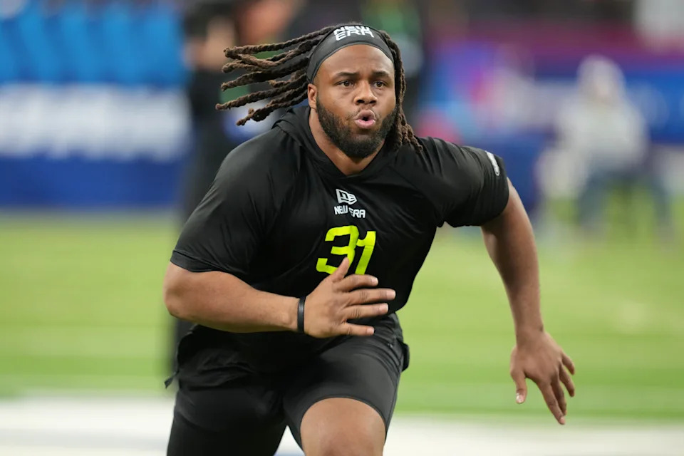 Feb 27, 2025; Indianapolis, IN, USA; South Carolina defensive lineman TJ Sanders (DL31) participates in drills during the 2025 NFL Combine at Lucas Oil Stadium. Mandatory Credit: Kirby Lee-Imagn Images