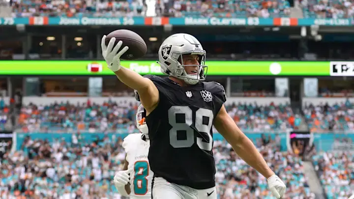 Las Vegas Raiders tight end Brock Bowers, Pete Carroll