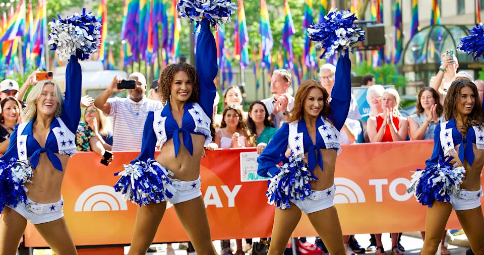 Dallas Cowboy Cheerleaders (TODAY)