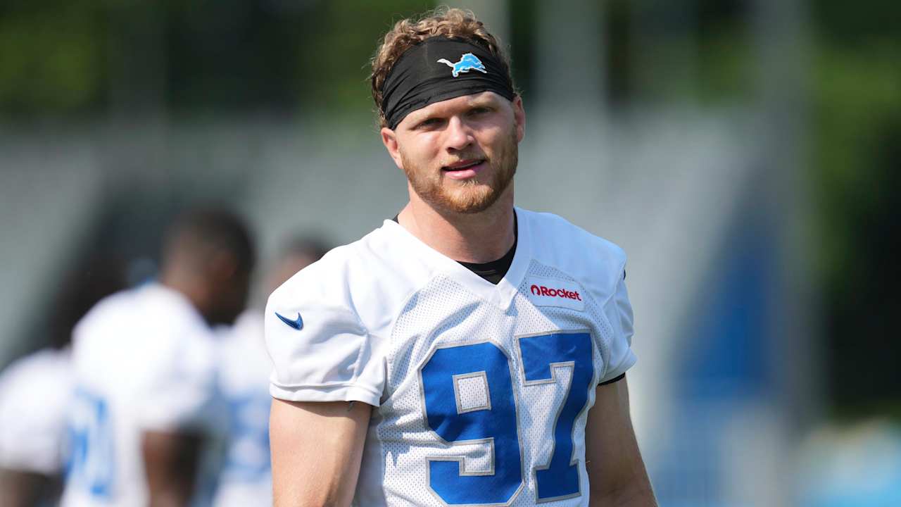 Aidan Hutchinson looks like 'monster' early in training camp
