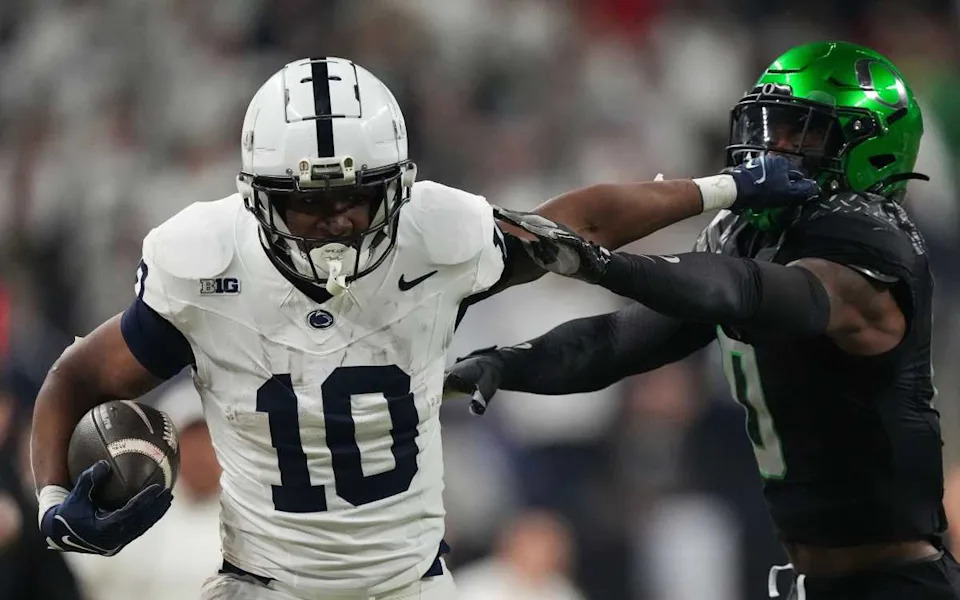 Penn State Nittany Lions running back Nicholas Singleton (10) rushes up the field Saturday, Dec. 7, 2024, during the Big Ten Championship game at Lucas Oil Stadium in Indianapolis.© Grace Hollars&sol;IndyStar &sol; USA TODAY NETWORK via Imagn Images