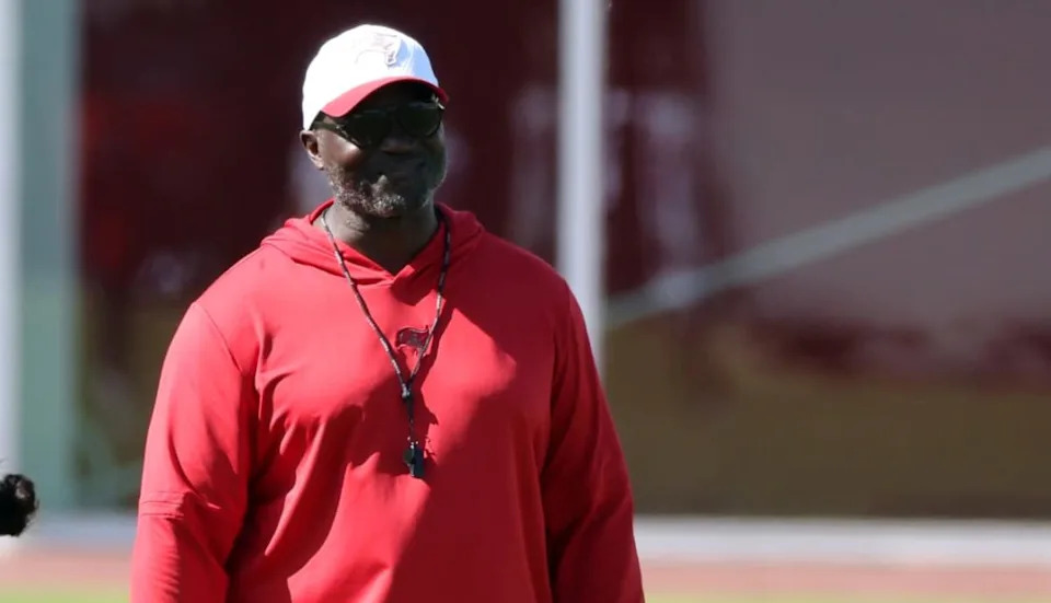 Tampa, FL, USA; Tampa Bay Buccaneers head coach Todd Bowles looks on during workouts at One Buc Place. Kim Klement Neitzel-Imagn Images