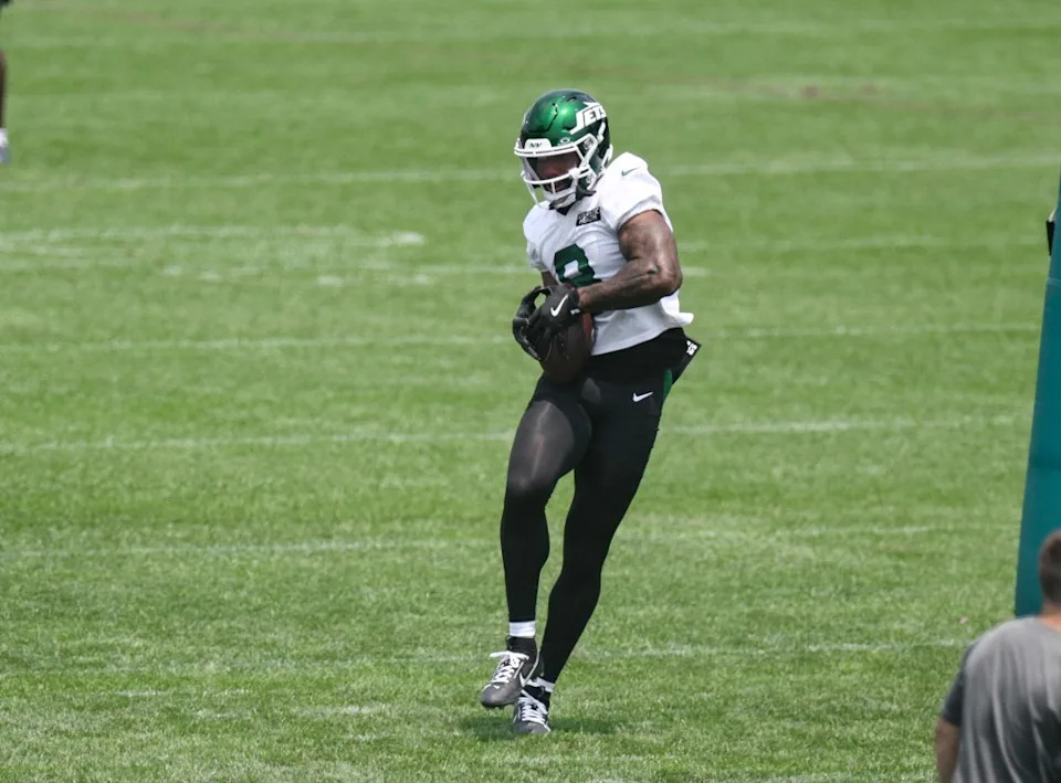 New York Jets safety Andre Cisco (8) participates in a drill during minicamp at Atlantic Health Jets Training Center. John Jones-Imagn Images