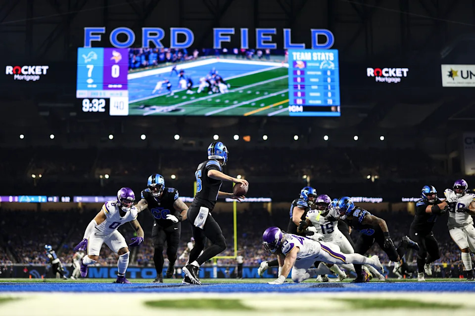 DETROIT, MICHIGAN - JANUARY 5: Jared Goff #16 of the Detroit Lions prepares to throw during an NFL football game against the Minnesota Vikings at Ford Field on January 5, 2025 in Detroit, Michigan. (Photo by Kevin Sabitus/Getty Images)
