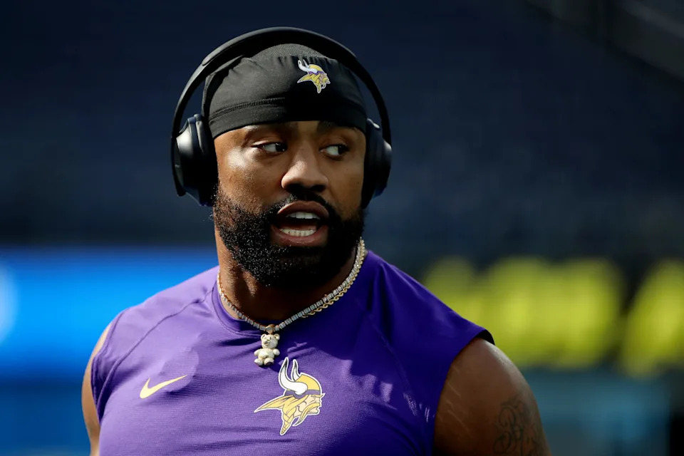 Everson Griffen of the Minnesota Vikings warms up.<p>Katelyn Mulcahy&sol;Getty Images</p>