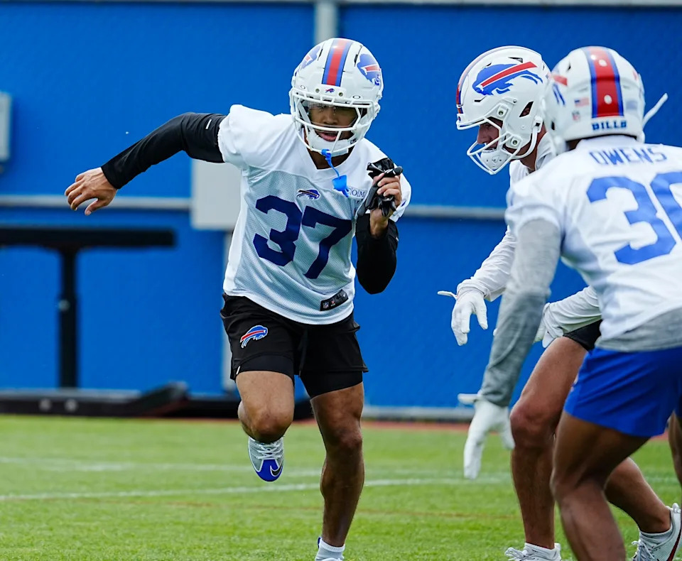 Buffalo Bills Jordan Hancock sprints away from a player lined up against him during voluntary workouts at their practice facility on May 27, 2025.
