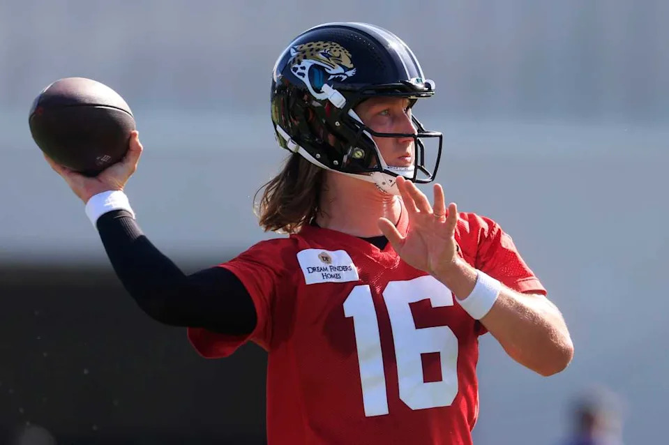 Jacksonville Jaguars quarterback Trevor Lawrence (16) passes the ball during the second mandatory minicamp at Miller Electric Center© Corey Perrine&sol;Florida Times-Union &sol; USA TODAY NETWORK via Imagn Images