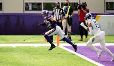 Vikings Favored in Clash Against Titans