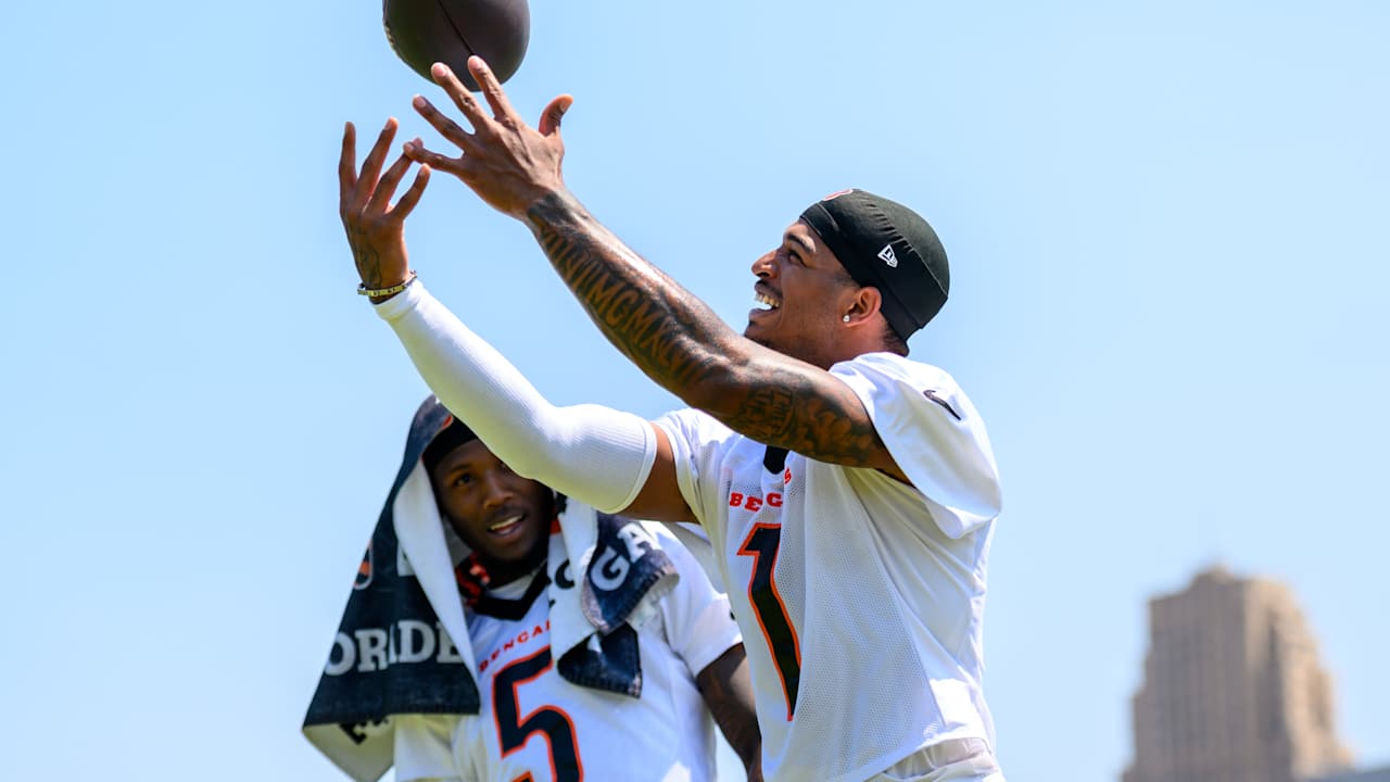 Leapin' Lemar Jumps For Ja'Marr As New Bengals ROH Member