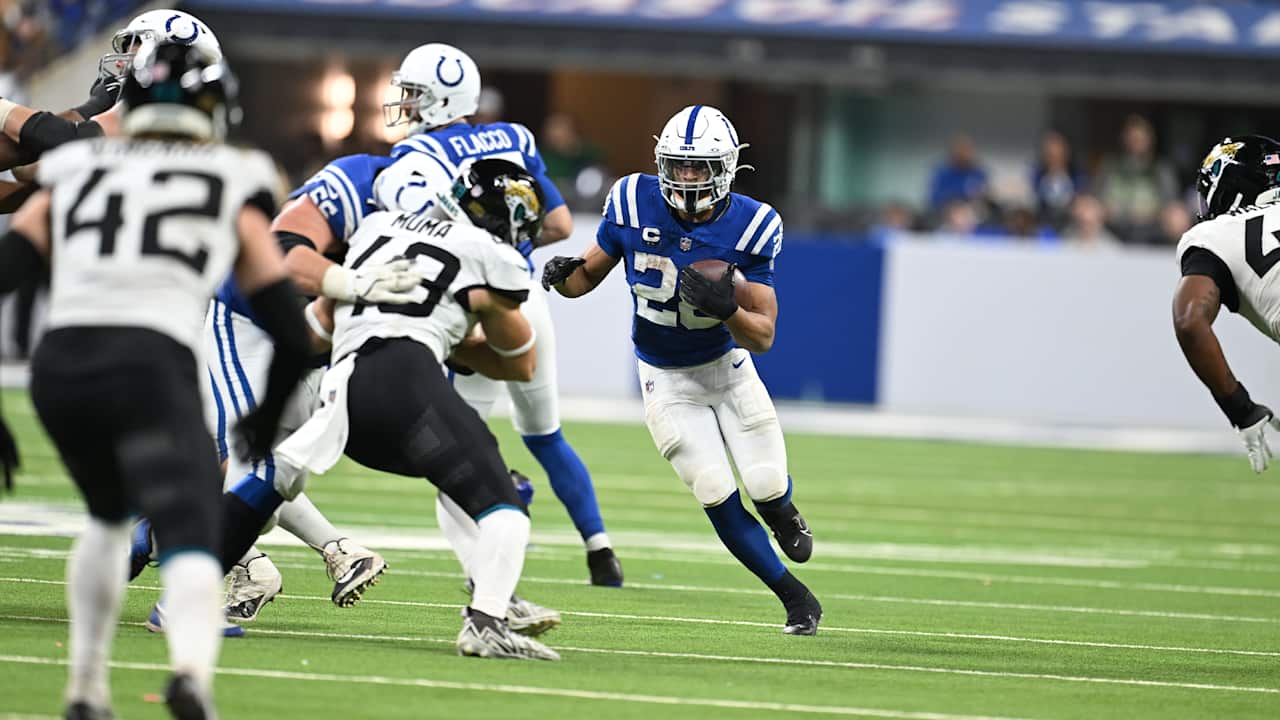 Inside the “bittersweet” feelings of the Colts locker room following end of 2024 season 