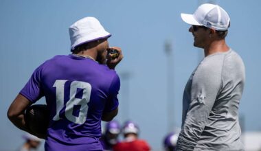 Justin Jefferson Staying Engaged, Calling ‘A Few’ Plays While Rehabbing