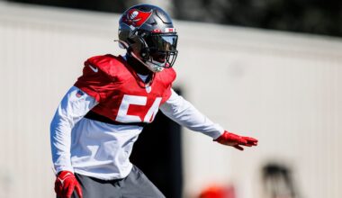Lavonte David Reports to 14th Tampa Bay Buccaneers Training Camp
