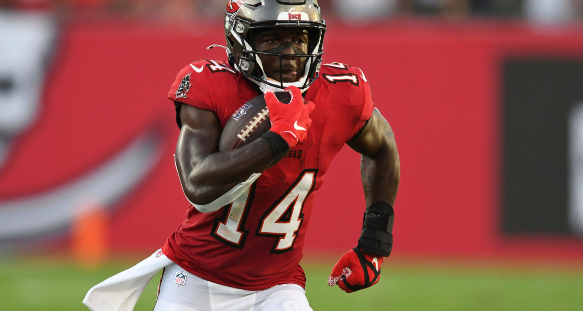 Keep an eye on Chris Godwin, Las Vegas Raiders pairing