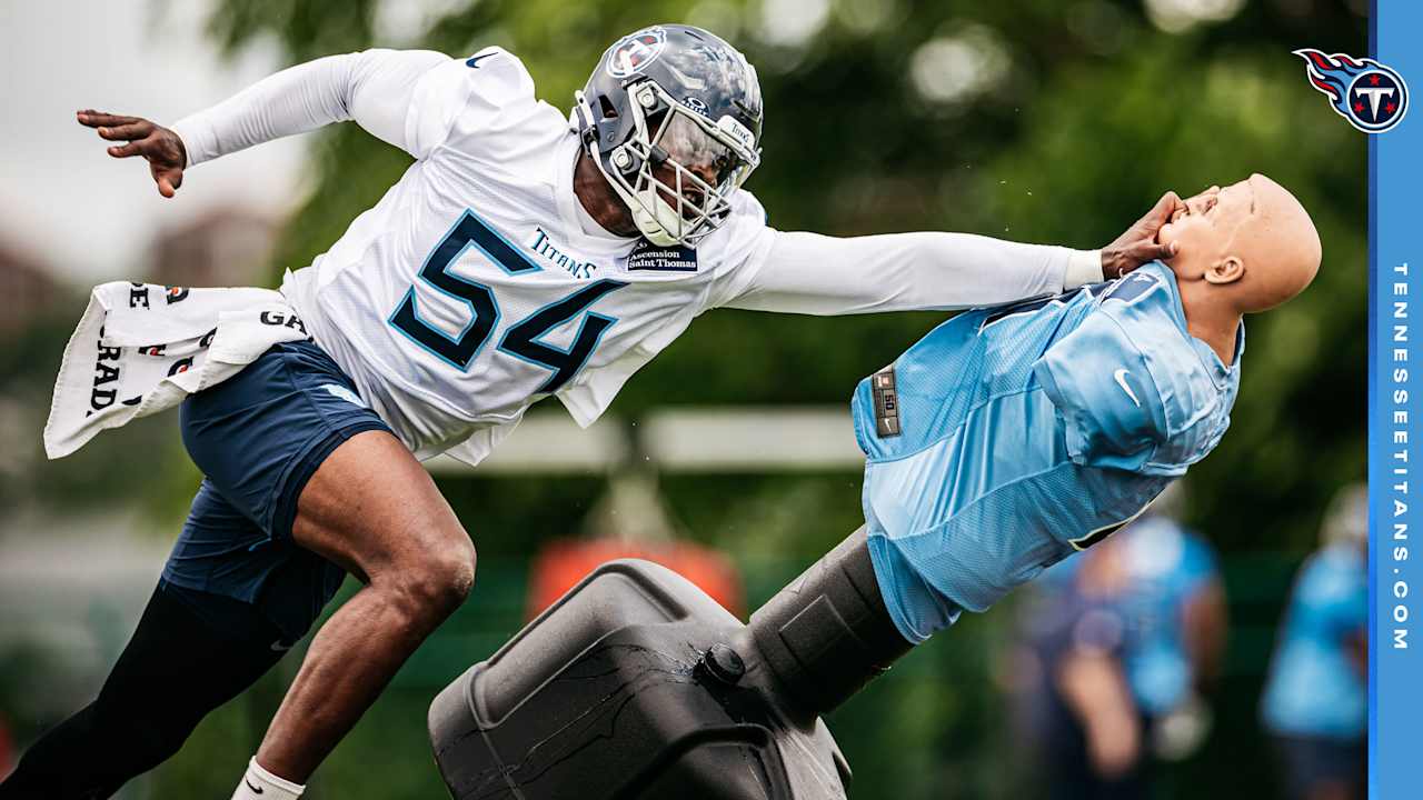 Veteran Edge Rusher Lorenzo Carter Informs Titans of His Plans to Retire