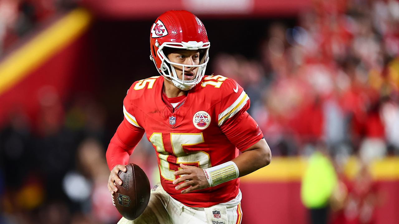 Chiefs Defeat Saints, 26-13, on Monday Night Football