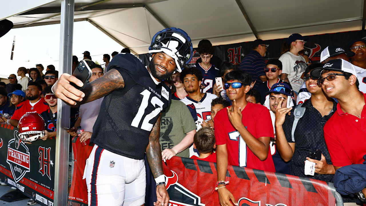 Texans Morning News | Training Camp kicks off, Ersery signs