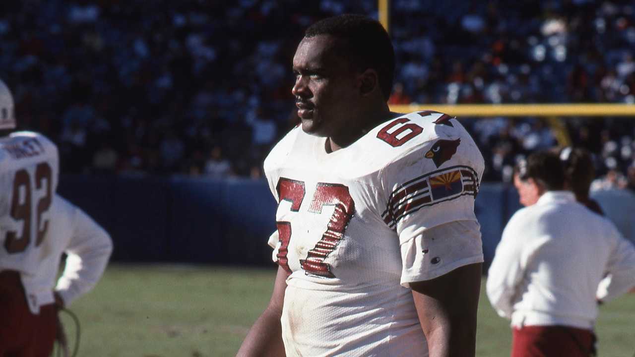 Former Cardinals Pro Bowl tackle Luis Sharpe dies at age 65