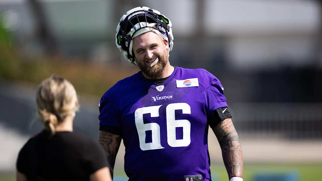 Dalton Risner Starts Vikings at Titans Game at Right Guard