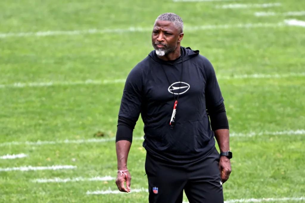 Aaron Glenn is built to accomplish his first Jets mission