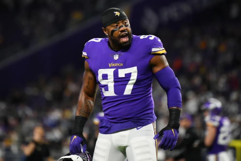 Ex-NFLer Everson Griffen's 'unruly behavior' forced flight to turn around