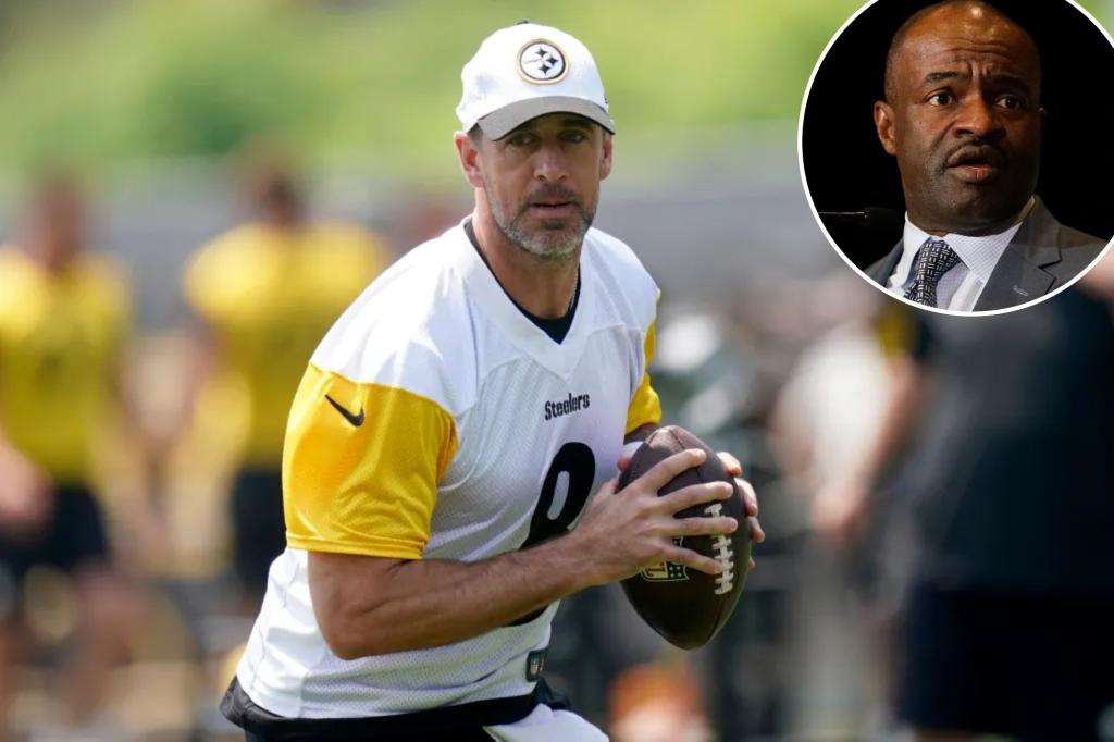 DeMaurice Smith calls out 'isolated and dismissive' Aaron Rodgers in new book