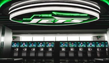 Jets Unveil New Locker Room and Team Facilities