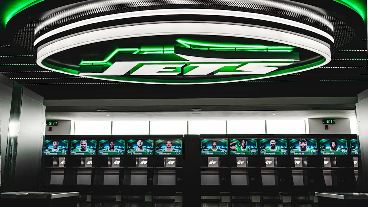 Jets Unveil New Locker Room and Team Facilities