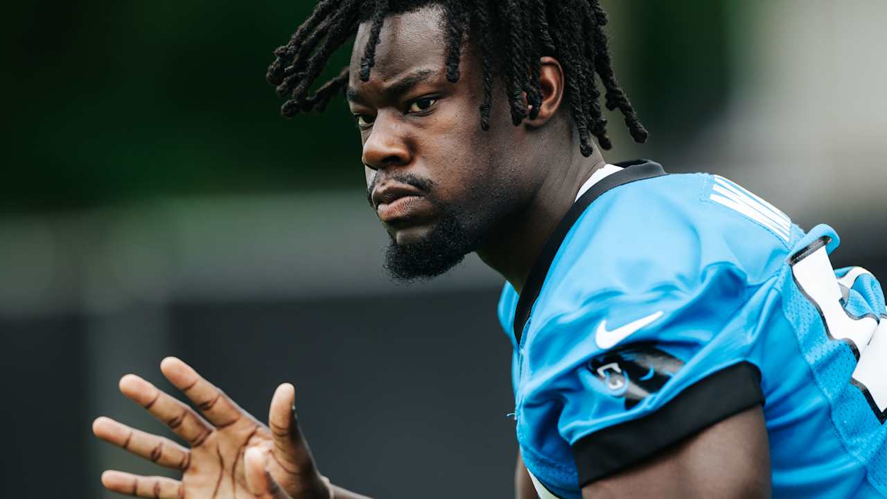 "A suitcase and a dream:" Maz Mwansa's journey from English accountant to American football