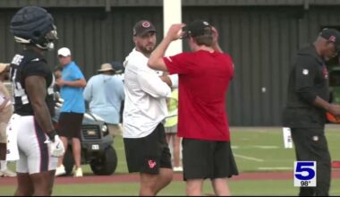 Texans adjusting to new offense under OC Nick Caley