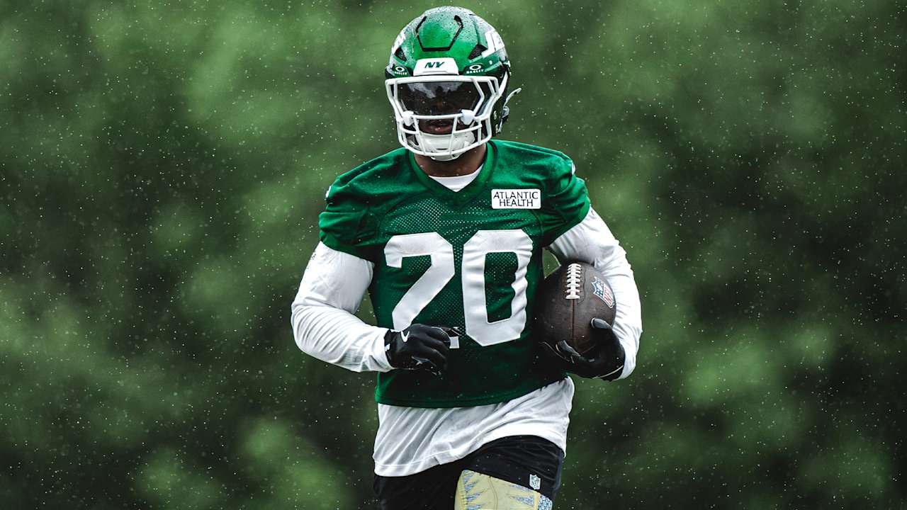 Jets RB Breece Hall Setting Big Goals for 2025