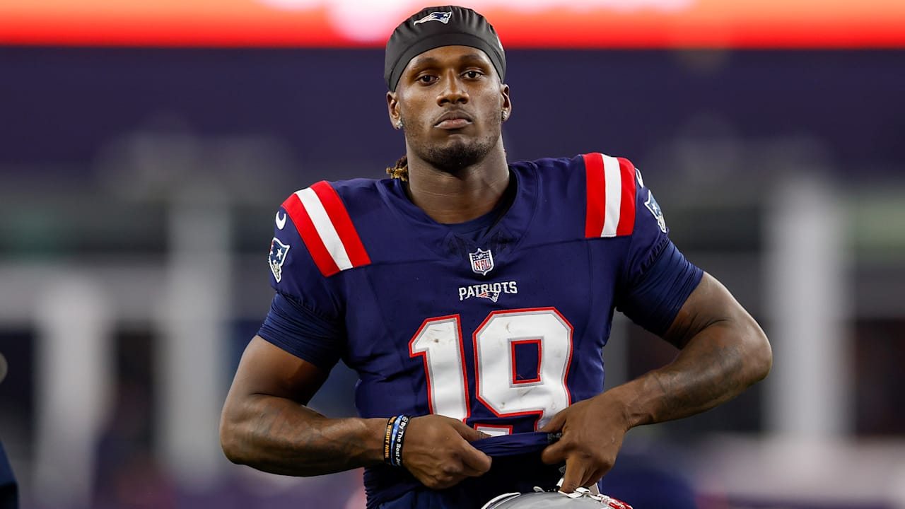 Cowboys complete trade for Patriots QB Joe Milton III
