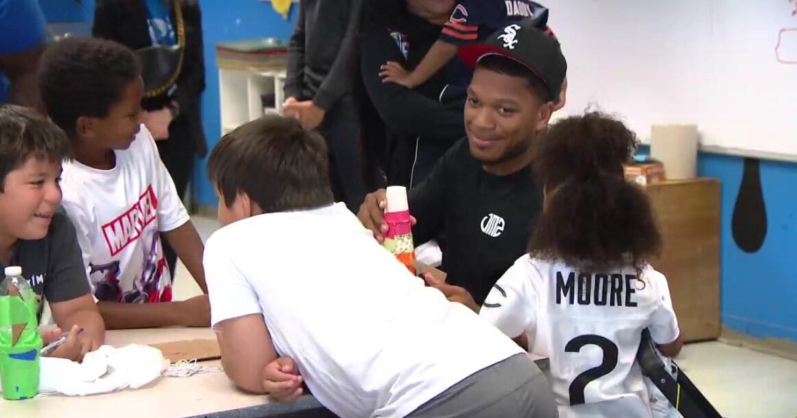 Bears WR DJ Moore teams up with Boys & Girls Clubs to help kids prepare for back to school