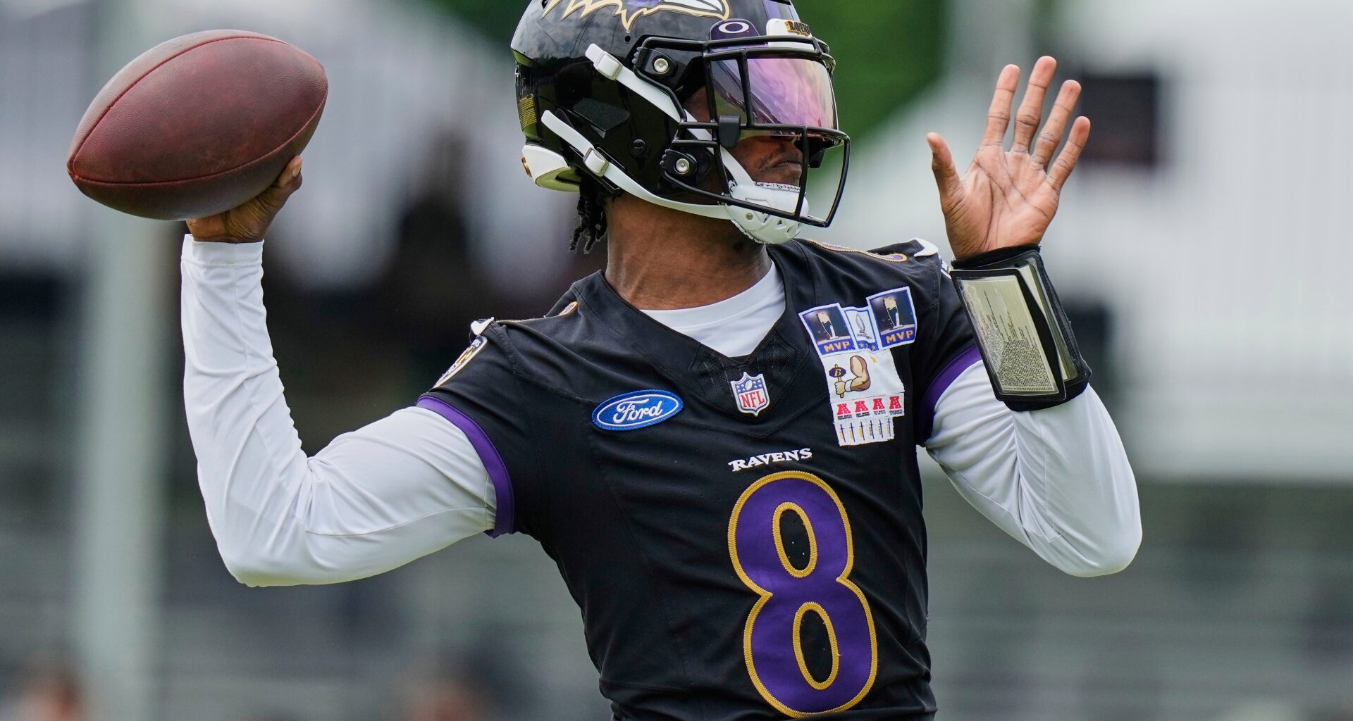 Baltimore Ravens handed devastating injury blow as key Lamar Jackson target is carted off practice field