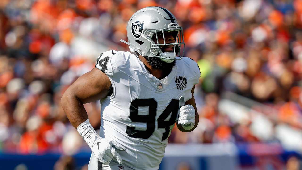 Highlights, buzz from Saturday's NFL training camps