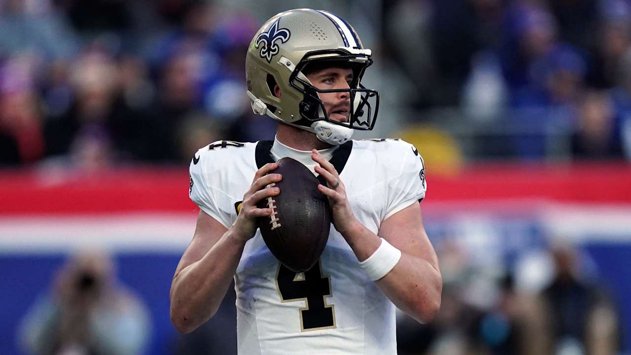 What Saints QB Derek Carr's reported injury could mean for Falcons