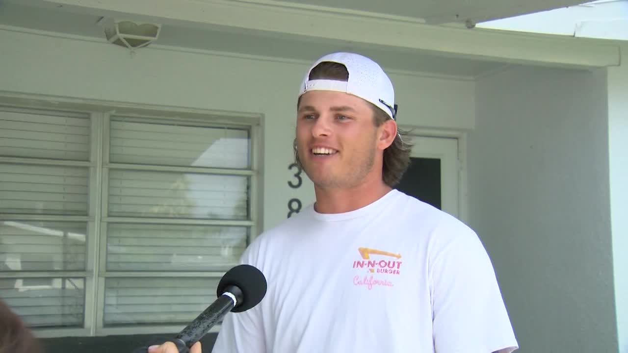 Funderburk goes back to the Saints, Travis Adams recalled by Twins