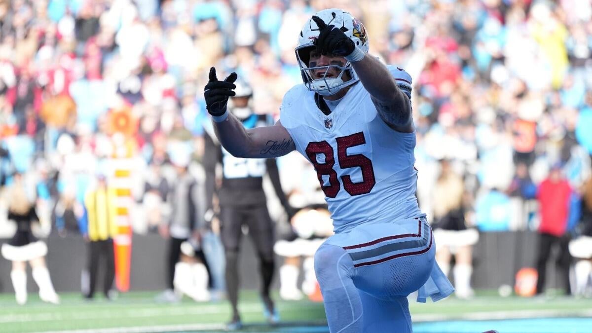 2025 Fantasy football positional rankings: Model makes best NFL QB, WR, RB, TE, kicker, defense picks