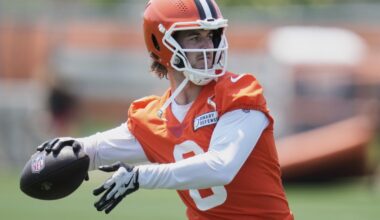 Browns QB sustains injury during training camp