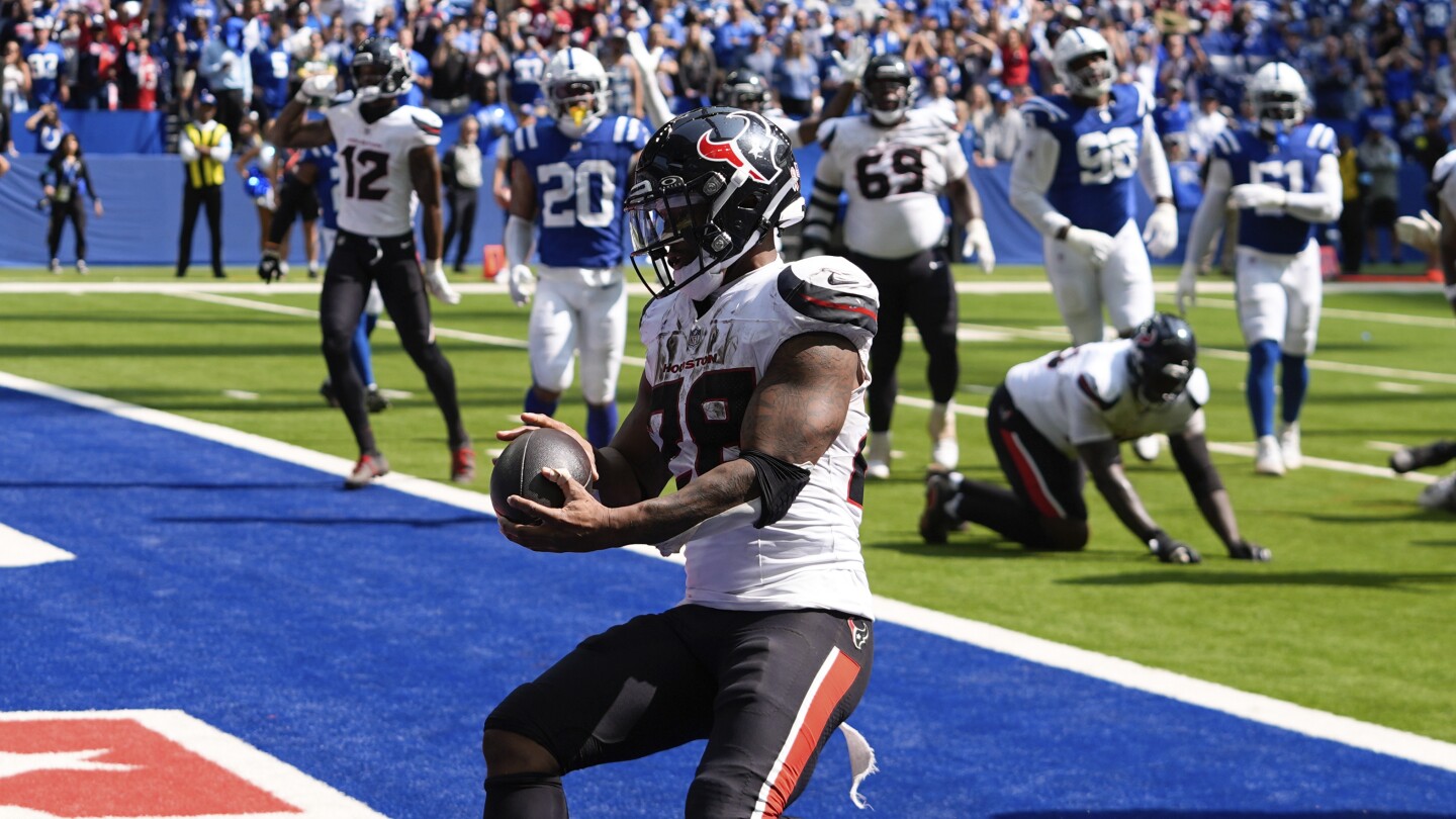Mixon has 159 yards and TD in Houston debut to help Texans to win over Colts