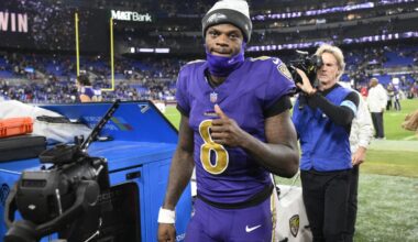 Jackson leads rally, and Ravens stop 2-point attempt to hold off Bengals 35-34