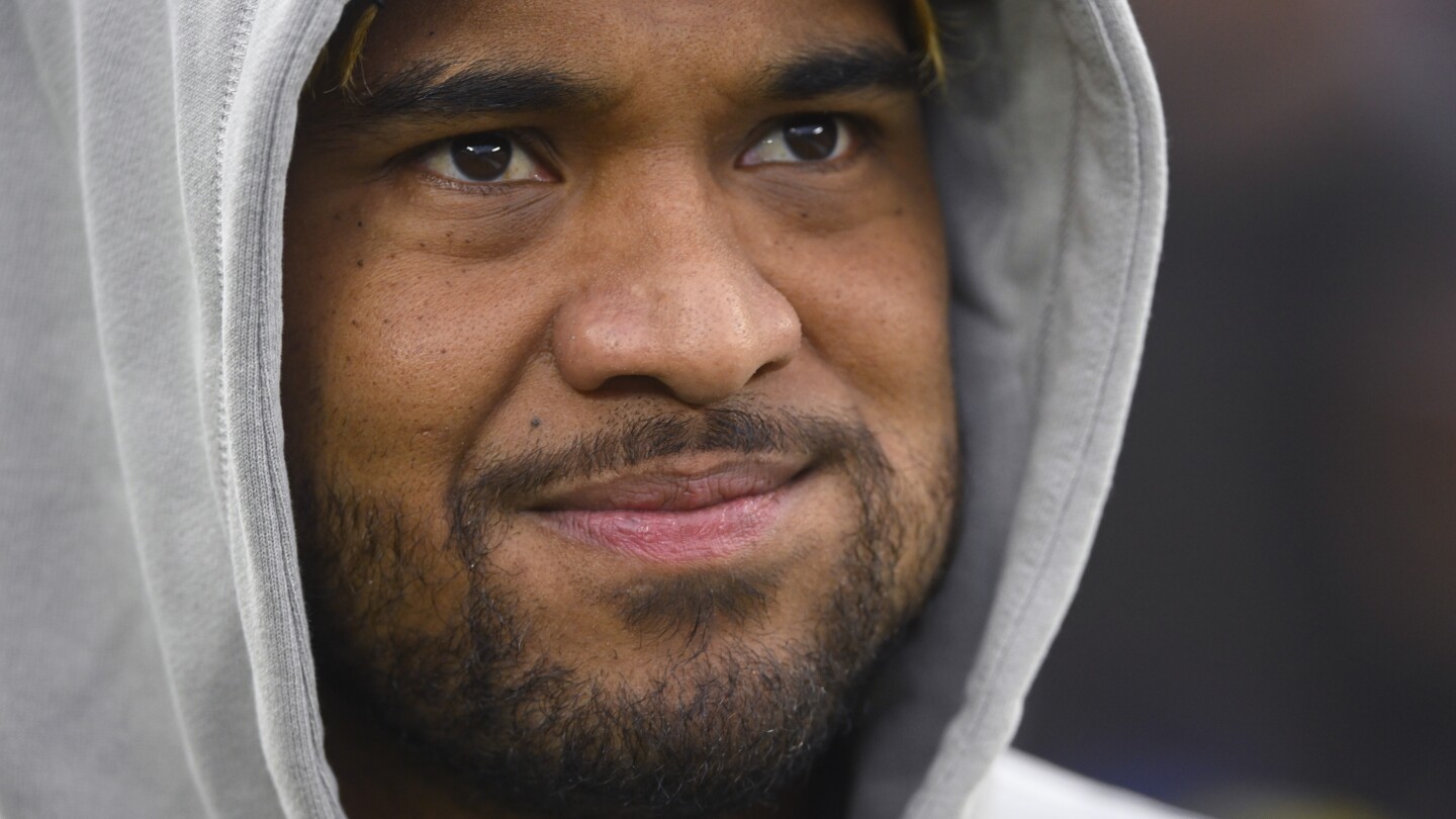 Dolphins quarterback Tua Tagovailoa is out and Tyler Huntley is starting in his place vs. Jets