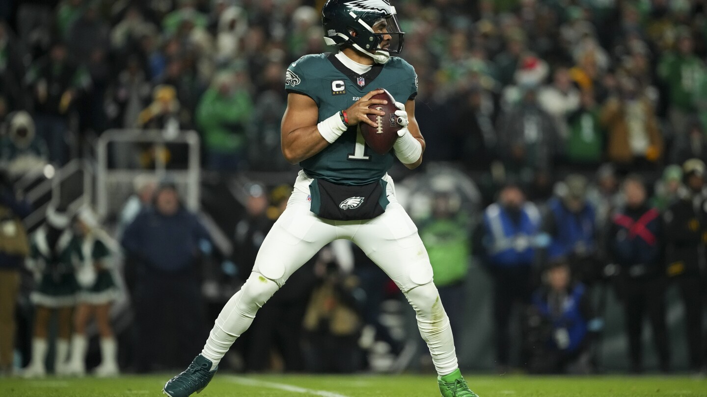Jalen Hurts fined for wearing mismatched cleats during Eagles' win over Steelers, AP source says