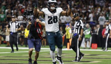 Saquon Barkley's 2 fourth-quarter TDs lift Eagles over Saints in a defensive 15-12 thriller