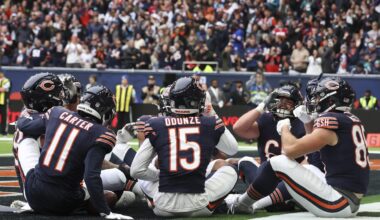Williams throws 4 TDs and TE Kmet handles long snaps for Bears in 35-16 rout of Jaguars in London