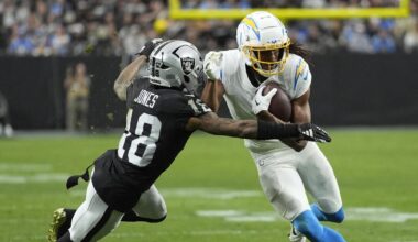 Chargers beat Raiders, set up playoff matchup with Houston Texans