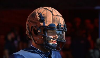 Packers unveil airbrushed leather helmets for 1923-inspired uniforms