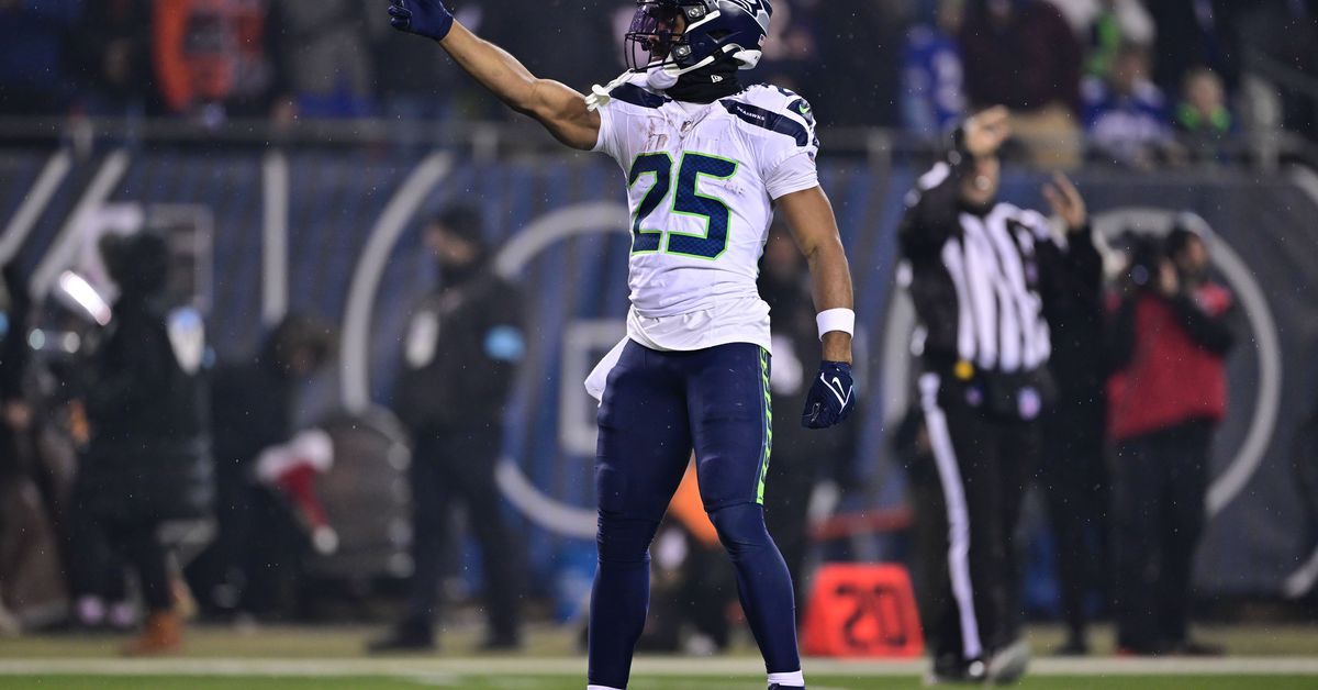 Seattle Seahawks place Kenny McIntosh on injured reserve, sign DK Kaufman