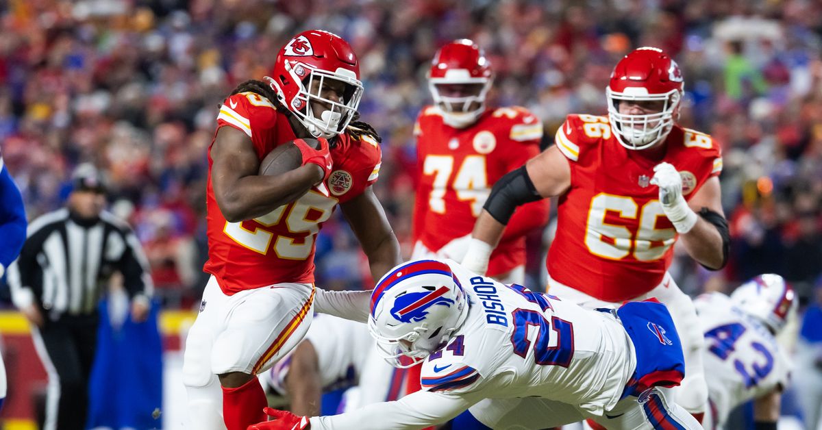 Chiefs Roster: Kareem Hunt grateful for return — and a full offseason