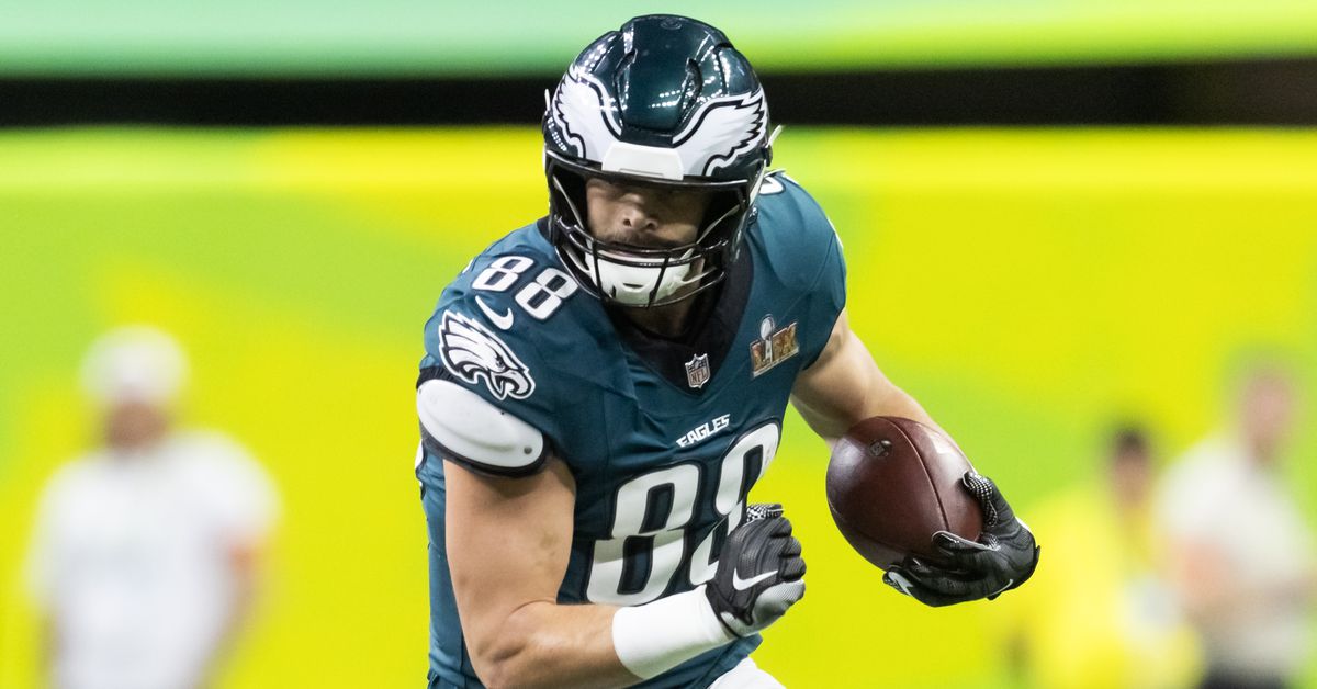 Dallas Goedert’s salary cap hit in 2026 is a looming threat to Eagles’ Super Bowl window